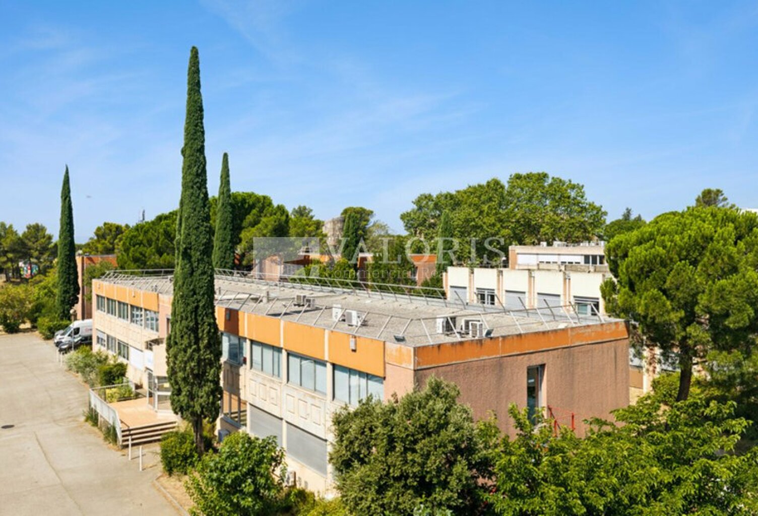 BUREAUX à LOUER — photo 1
