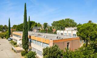 Bureau  883 m² à louer à Vitrolles (13127)