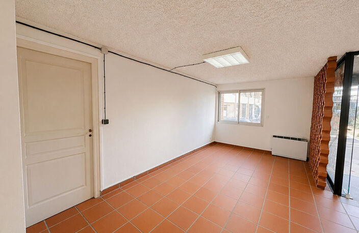 TOULOUSE - SAINT-GEORGES  MURS COMMERCIAUX  DE 165.72 m2 — photo 5
