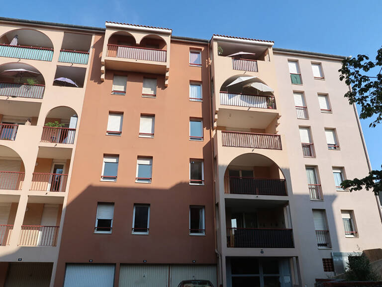 TOULOUSE HAUT-ROSERAIE - Ensemble immobilier de 209.35 m2 composé de 3 appartements loués avec cave et parking + 6 parkings — photo 1