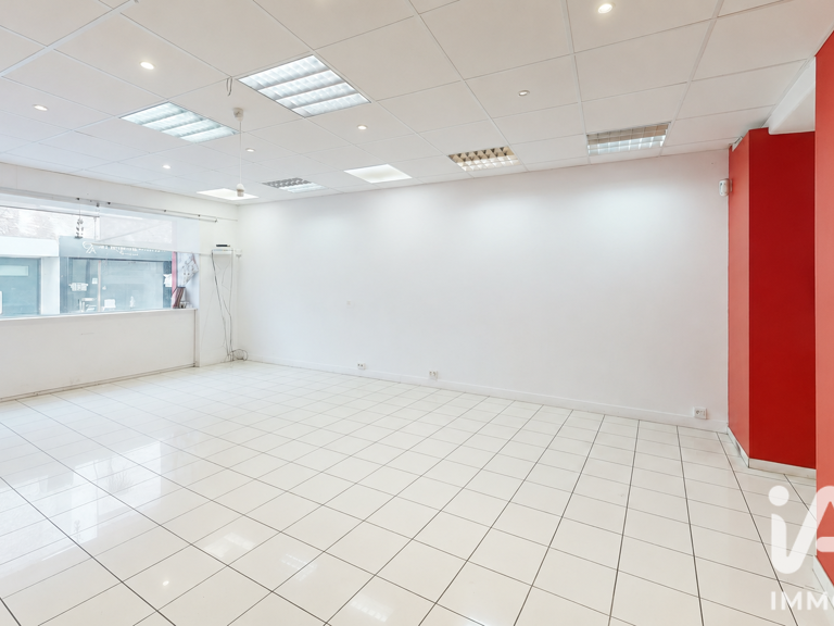 Vente Boutique/Local commercial 50 m&sup2; — photo 1