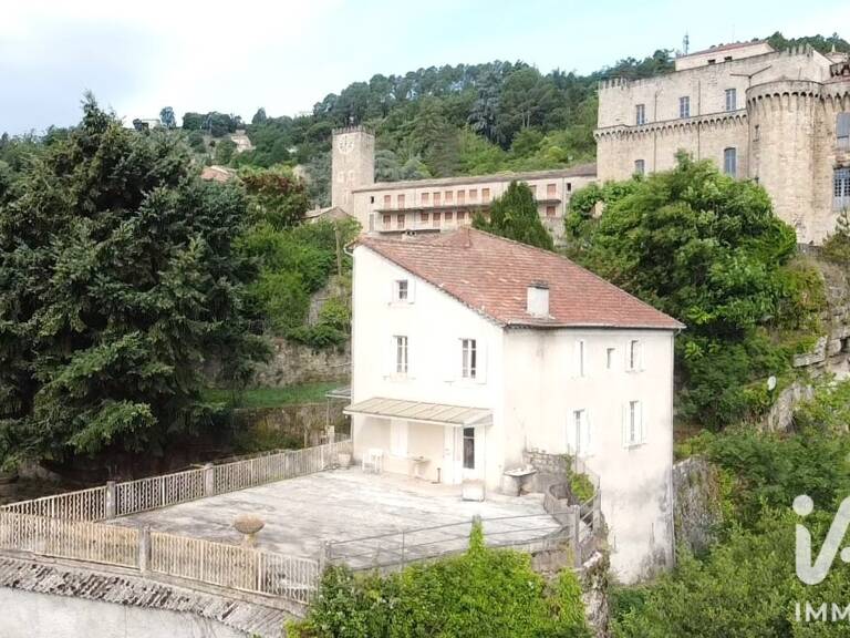 Vente Maison/villa 8 pièces — photo 1