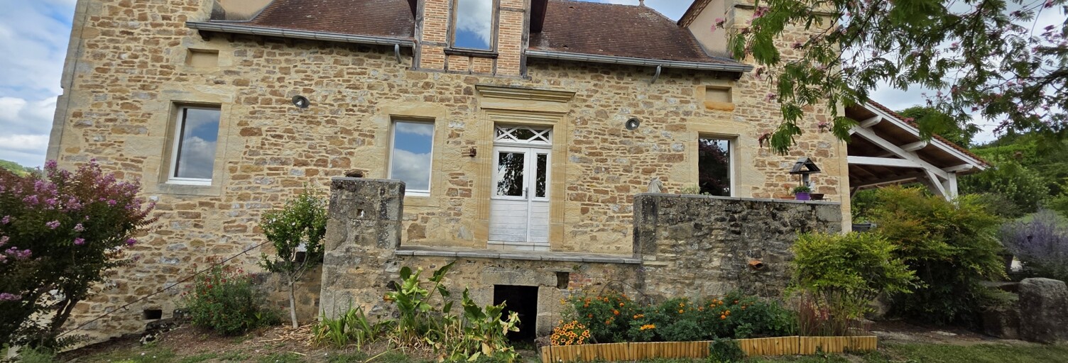 Maison 9 Pièces 222 m² à vendre à Figeac (46100)