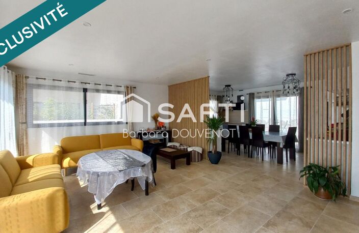 Villa récente de plain pied 4 chambres avec piscine et garage - Quartier résidentiel — photo 3