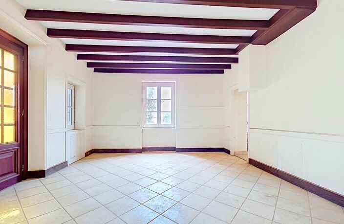 ALIX  Duplex de caractère dans belle batisse en pierres — photo 3