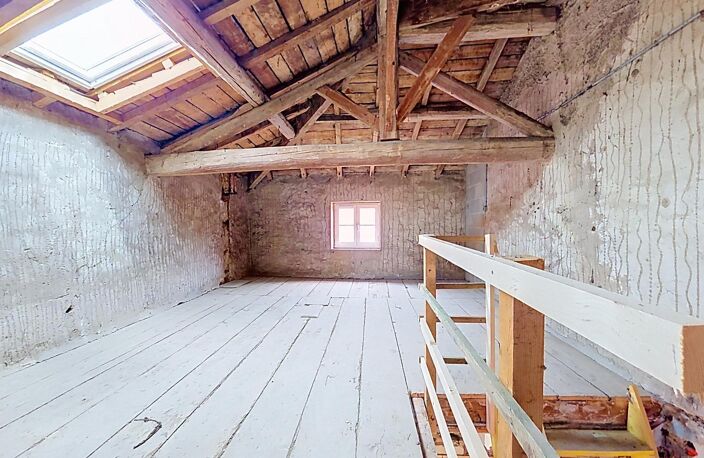 ALIX  Duplex de caractère dans belle batisse en pierres — photo 4