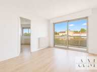 T2 AU CALME AVEC TERRASSE DE 14 M²  BEAU POTENTIEL D'OUVERTURE/ CELLEIR ET PARKING — photo 3