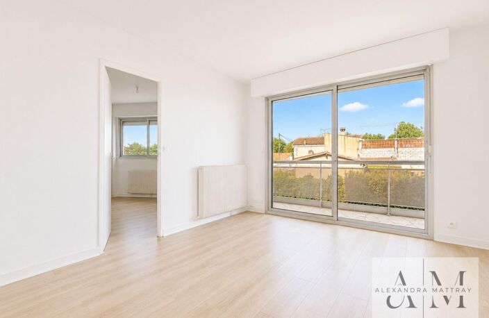 T2 AU CALME AVEC TERRASSE DE 14 M²  BEAU POTENTIEL D'OUVERTURE/ CELLIER ET PARKING — photo 4