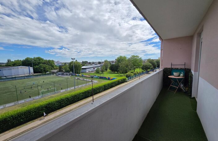 Vaste et lumineux appartement traversant, F6 3 chambre avec balcon — photo 3