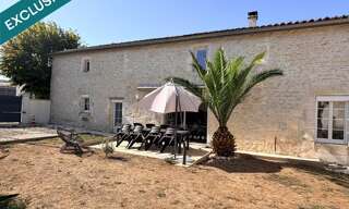 Maison 8 Pièces 183 m² à vendre à Saint-Hilaire-de-Villefranche (17770)