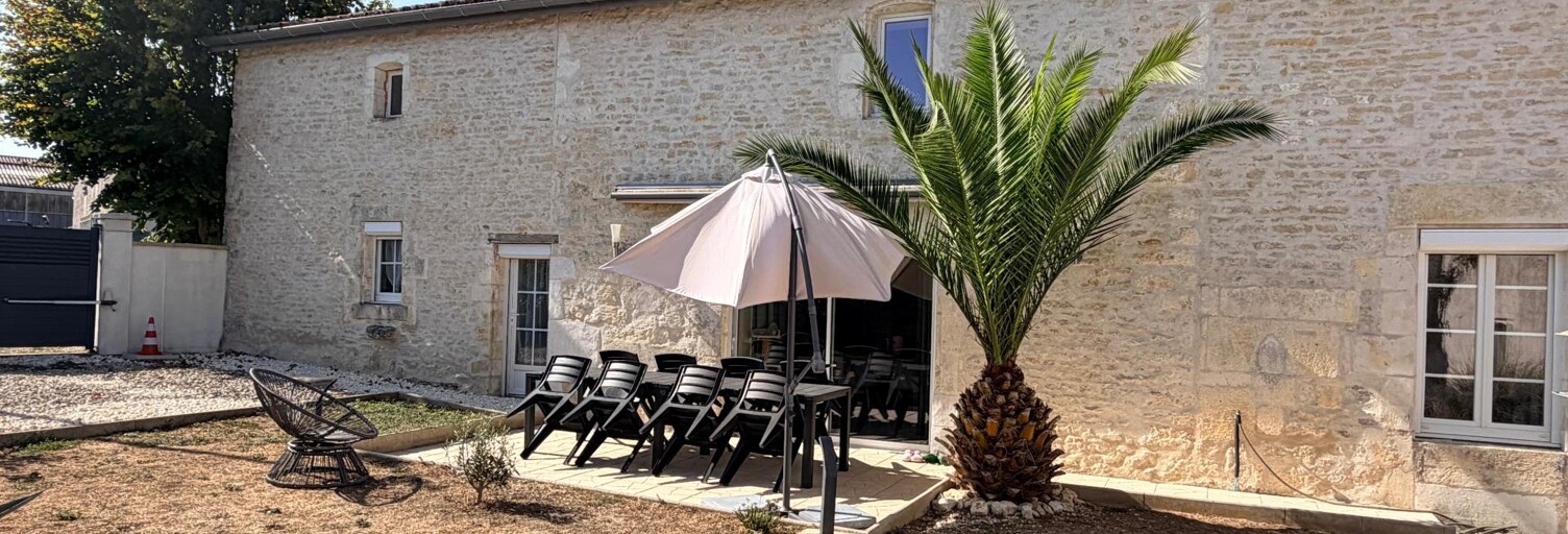 Maison 8 Pièces 183 m² à vendre à Saint-Hilaire-de-Villefranche (17770)