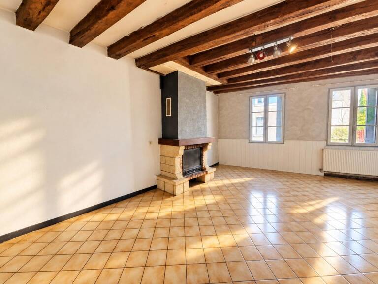 PONTLEVOY  MAISON DE CARACTÈRE À RÉINVENTER — photo 1