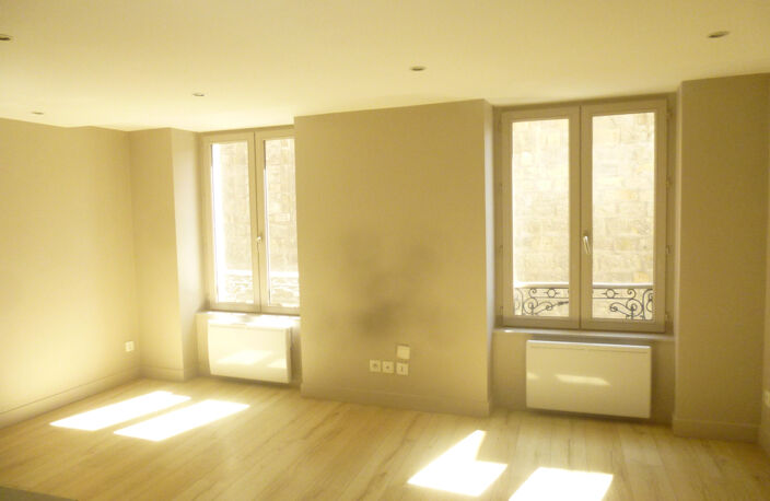 T2 rénové avec terrasse — photo 2