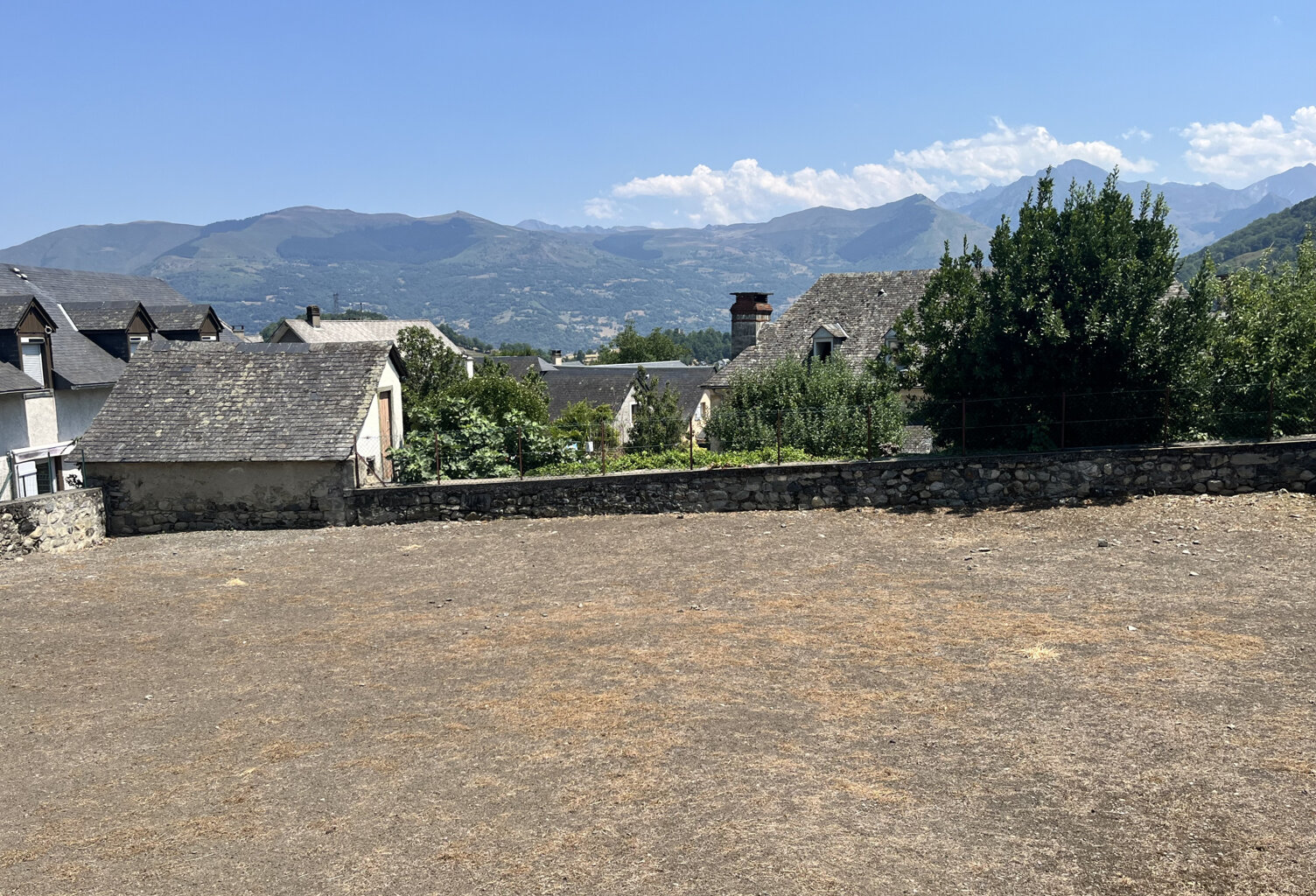 PETIT ENSEMBLE IMMOBILIER — photo 1