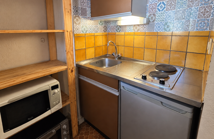 Studio - Cave et stationnement - Quartier CHU — photo 2