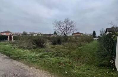 Terrain constructible 660m² - Plat et sans vis à vis - Saint Maurice de Gourdans — photo du bien