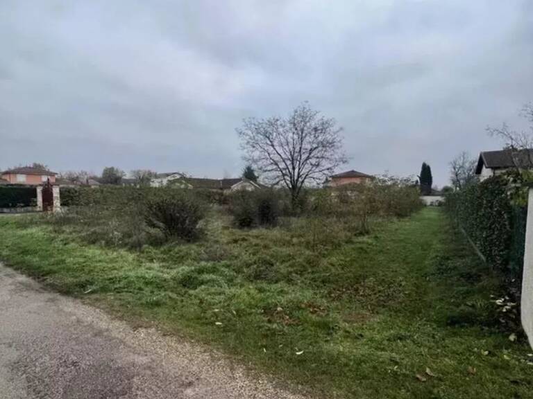 Terrain constructible 660m² - Plat et sans vis à vis - Saint Maurice de Gourdans — photo 1