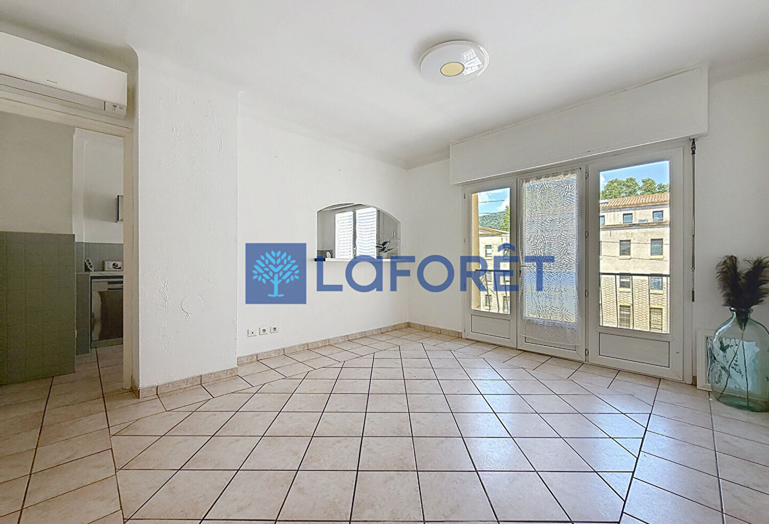 Appartement 2 pièces à vendre en centre-ville de Draguignan - Réf. 3964 — photo 1