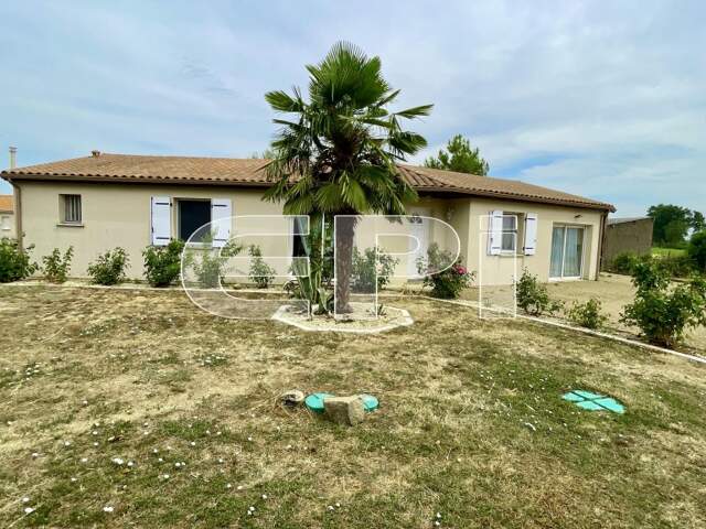 6395 GLENAY proximité école.<br>Maison plain-pied comportant u — photo du bien