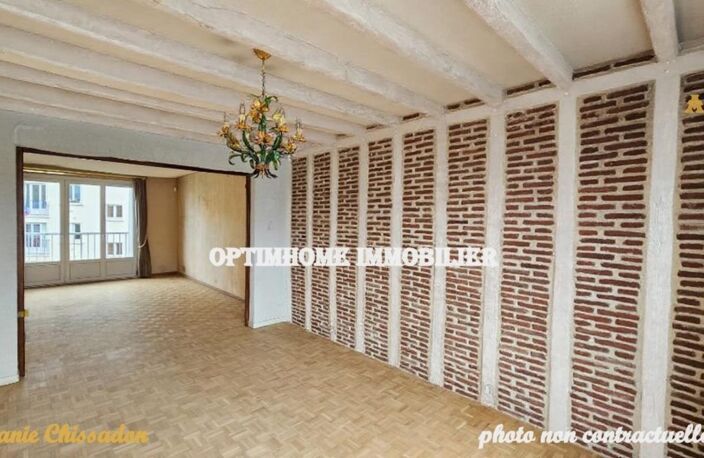 A 2 PAS DU CENTRE VILLE JOLI APPARTEMENT TRAVERSANT DE TYPE 4 LUMINEUX ET AVEC BEAU POTENTIEL — photo 2