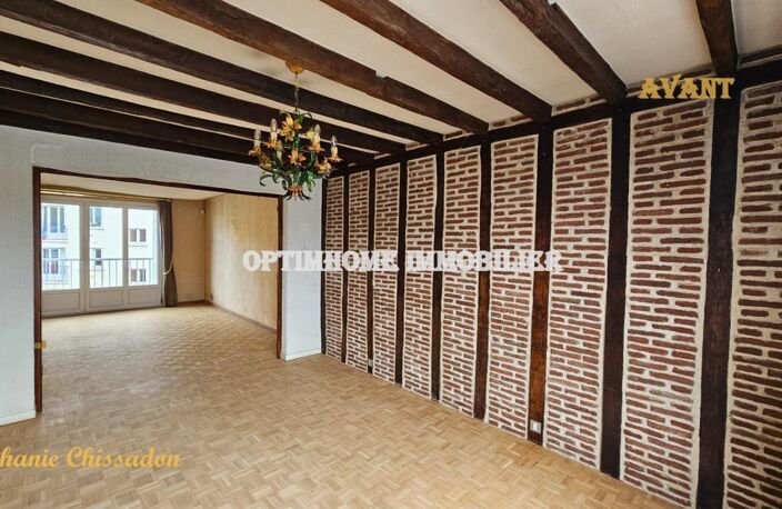 A 2 PAS DU CENTRE VILLE JOLI APPARTEMENT TRAVERSANT DE TYPE 4 LUMINEUX ET AVEC BEAU POTENTIEL — photo 3