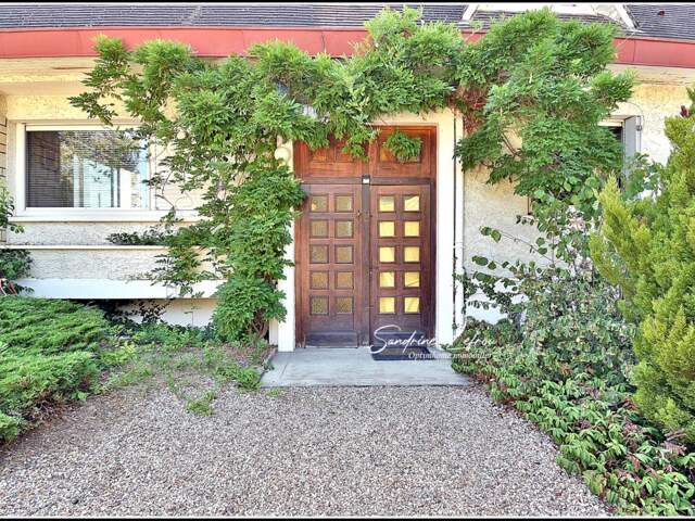 La Chaussée-d'Ivry – Maison familiale avec piscine, sous-sol total et terrain de 2 788 m² — photo du bien