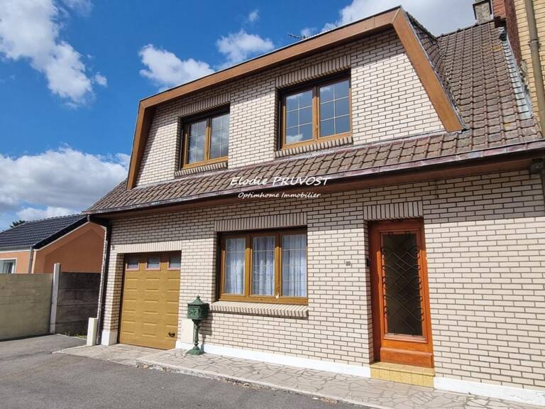 Maison familiale 100 m² avec 2 580 m² de terrain, garage et dépendances — photo 1