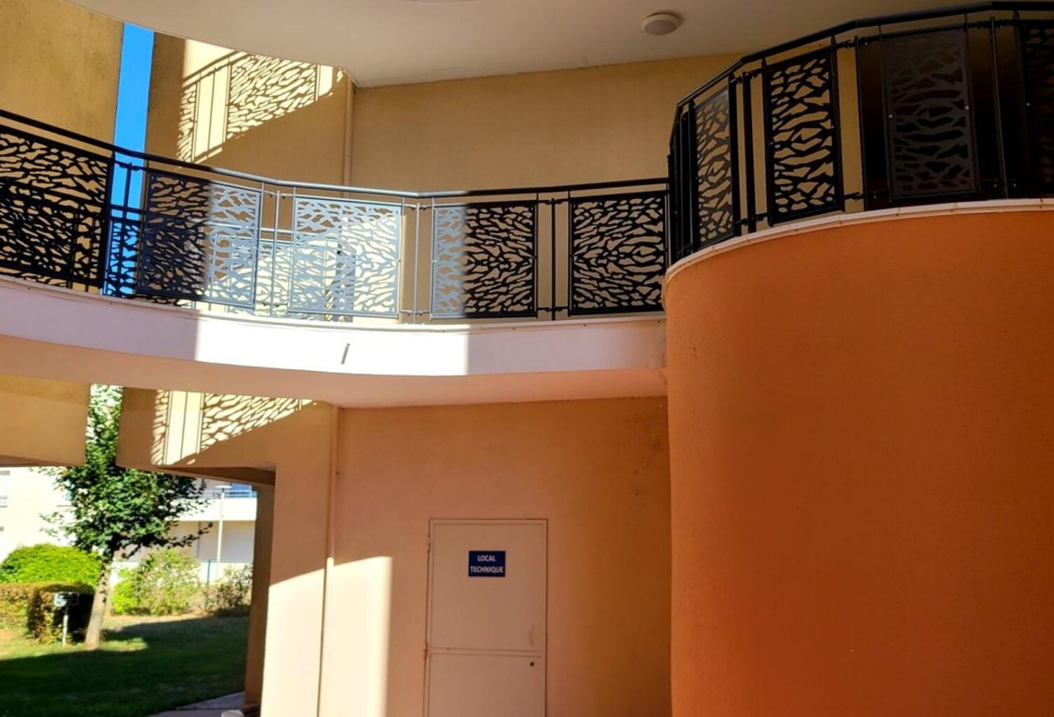 CHARTRES- APPARTEMENT 73.55 m² - ASCENSEUR - BALCON - CAVE ET PARKING — photo 1