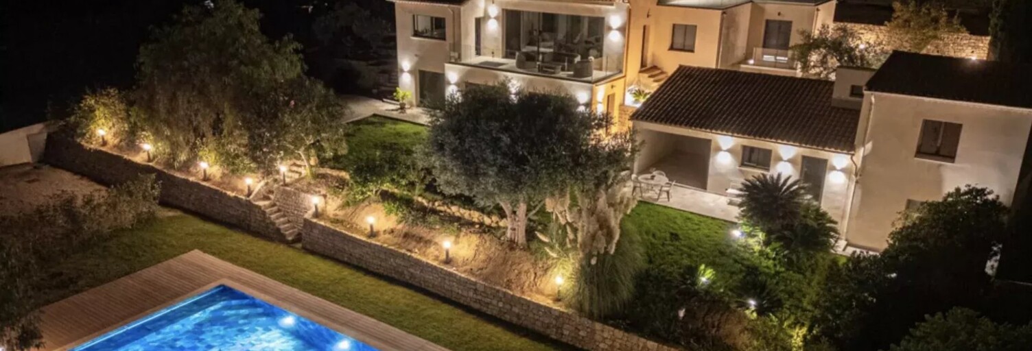 Maison 9 Pièces 375 m² à vendre à Vallauris (06220)