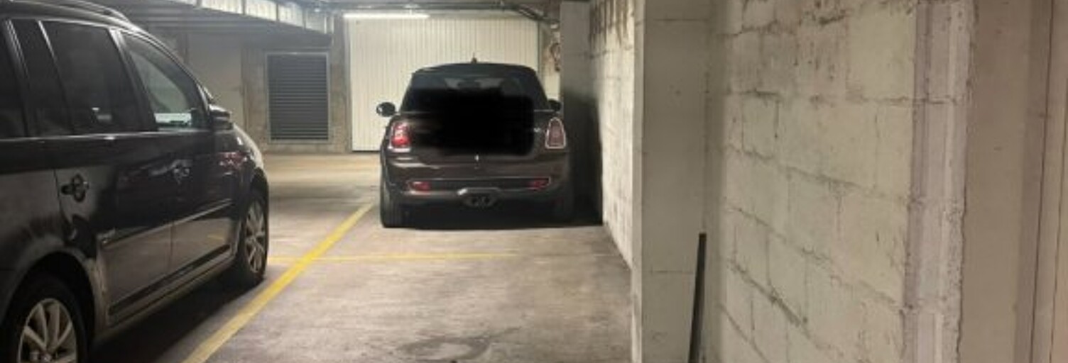 Garage   m² à vendre à Paris 15 (75015)