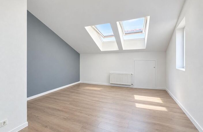 Appartement en DUPLEX À Louer — photo 2