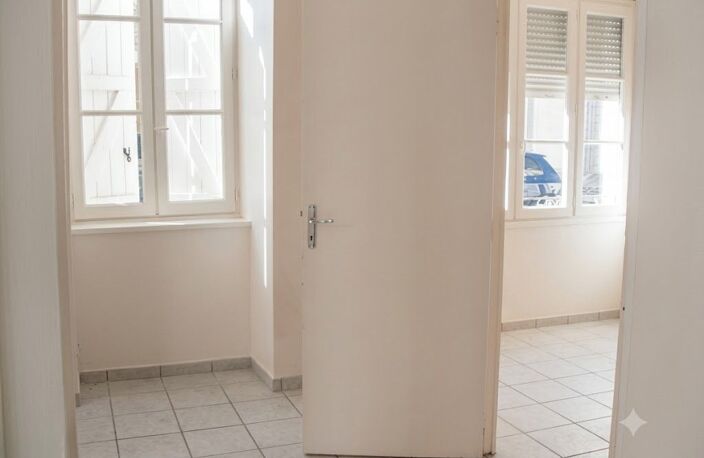 Appartement T3 en RDC avec Terrasse au Cœur de Nay — photo 2