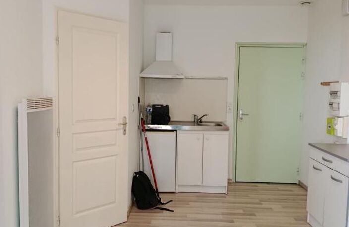 RISCLE STUDIO MEUBLE A LOUER — photo 2