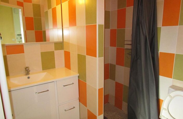 RISCLE STUDIO MEUBLE A LOUER — photo 5