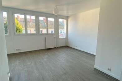 Appartement 3 pièces 700 €