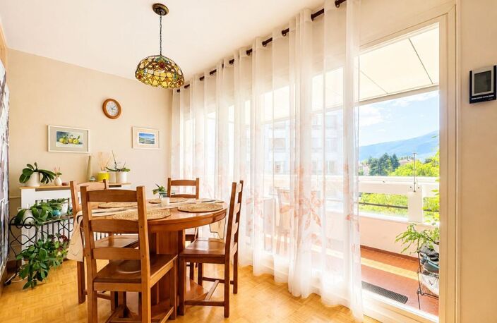 Spacieux appartement T4 avec garage et cave au cœur de Saint-Genis-Pouilly — photo 3