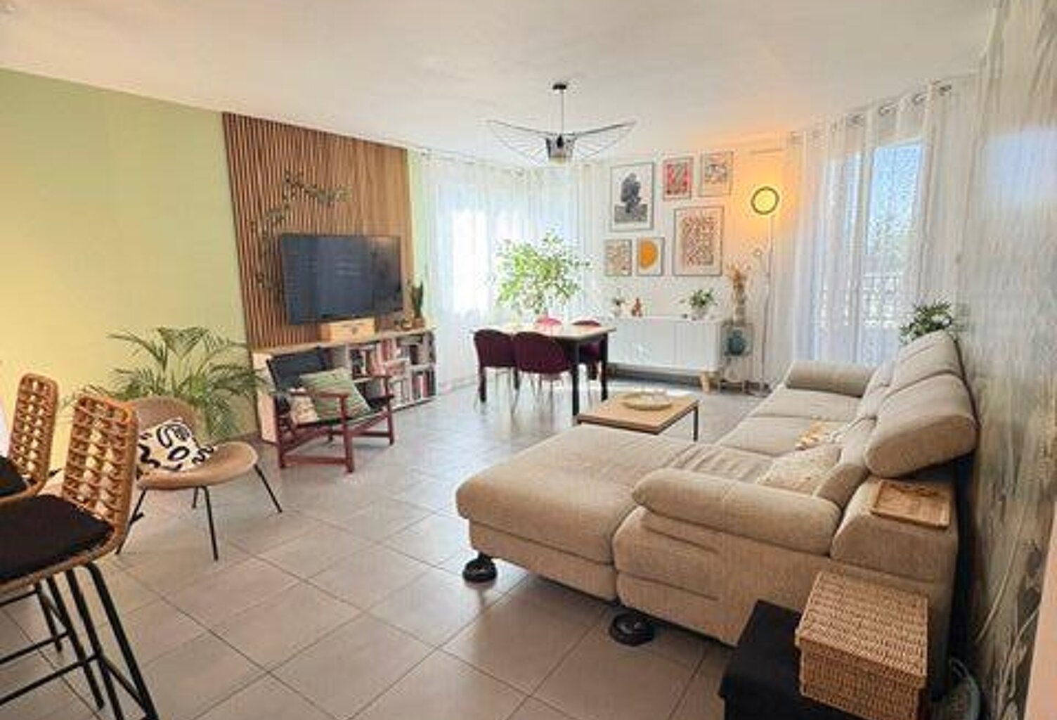 Appartement À Vendre — photo 1