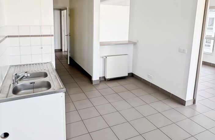 Appartement T4 à louer - Saint-Pierre-Des-Corps (AL) — photo 2