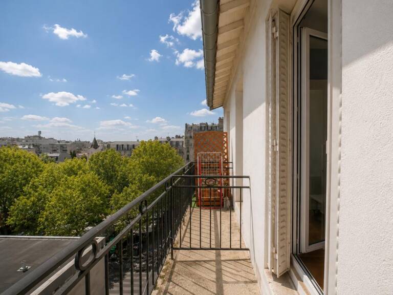 Bois-Colombes - Dernier étage, deux balcons et près de 20 m² de combles — photo 1