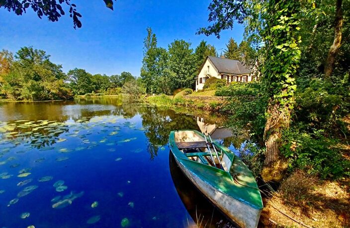 Sally HICKEY vous propose cette maison néo-bretonne T5 adaptée aux PMR & studio & étang de plus d'un hectare. Un cadre magnifique à 7 km de Redon. Au prix de  451 000 euros HAI — photo 3