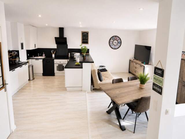 Appartement rénové 3 chambres ? 94 m² au sol ? Proche centre-ville — photo du bien
