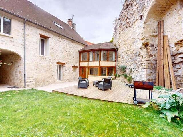 BÂTISSE ATYPIQUE 190 M2 PRIX 280 000 — photo du bien