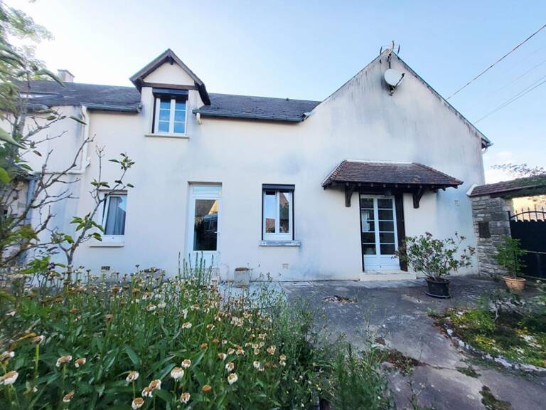 Maison 134m² habitable, 4 chambres, garages, patio et jardin — photo 1