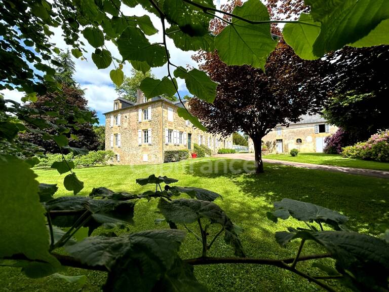 Maison de maitre à vendre 13 pièces LANOUAILLE (24) 2.6 hectares — photo 1
