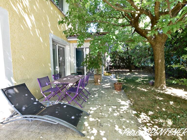Volumes, lumière et sobriété énergétique : la maison familiale que vous attendiez à DECINES CHARPIEU (69) — photo 1