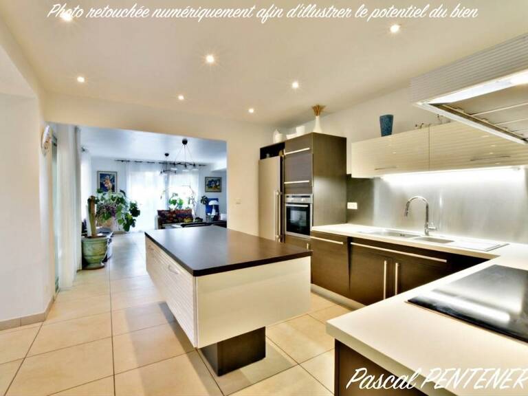 Volumes, lumière et sobriété énergétique : la maison familiale que vous attendiez à DECINES CHARPIEU (69) — photo 1