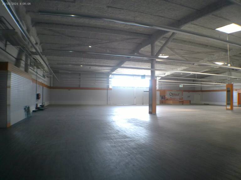 CHATEAUBERNARD Local Commercial A LOUER — photo 1
