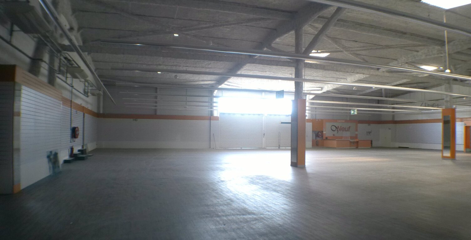CHATEAUBERNARD Local Commercial A LOUER — photo 1