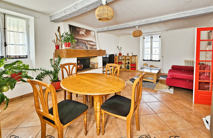 Couthures-sur-Garonne, Maison familiale 156 m², 4 chambres + bureau, véranda climatisée et 2 garages — photo 4