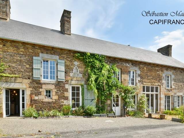 Chambres d'hôtes et gîte à vendre en Bretagne 9 pièces SOUGEAL (35) en Baie du Mont Saint Michel - Terrrain de 2200 M² — photo du bien